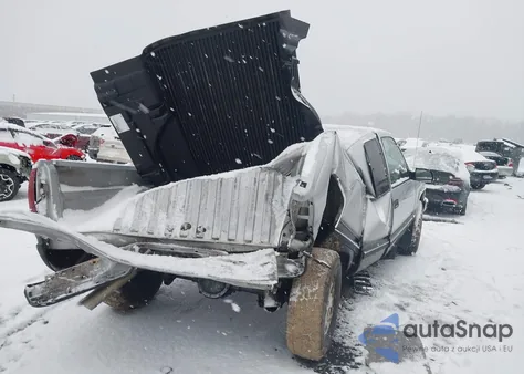 1997 Chevrolet K1500 Fleetside из США, поврежденный, VIN 1GCEK19R6VE213939